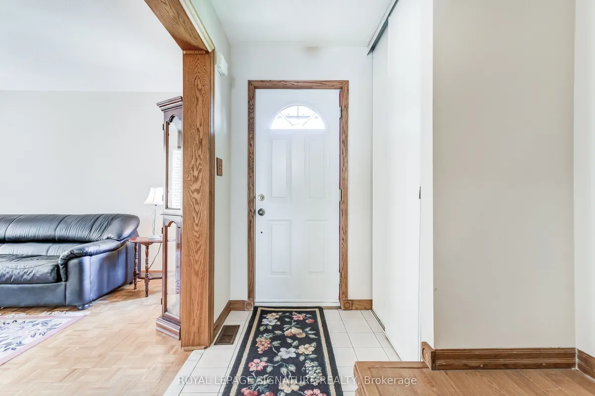 195 Howard Crescent, ON L9W 4W5