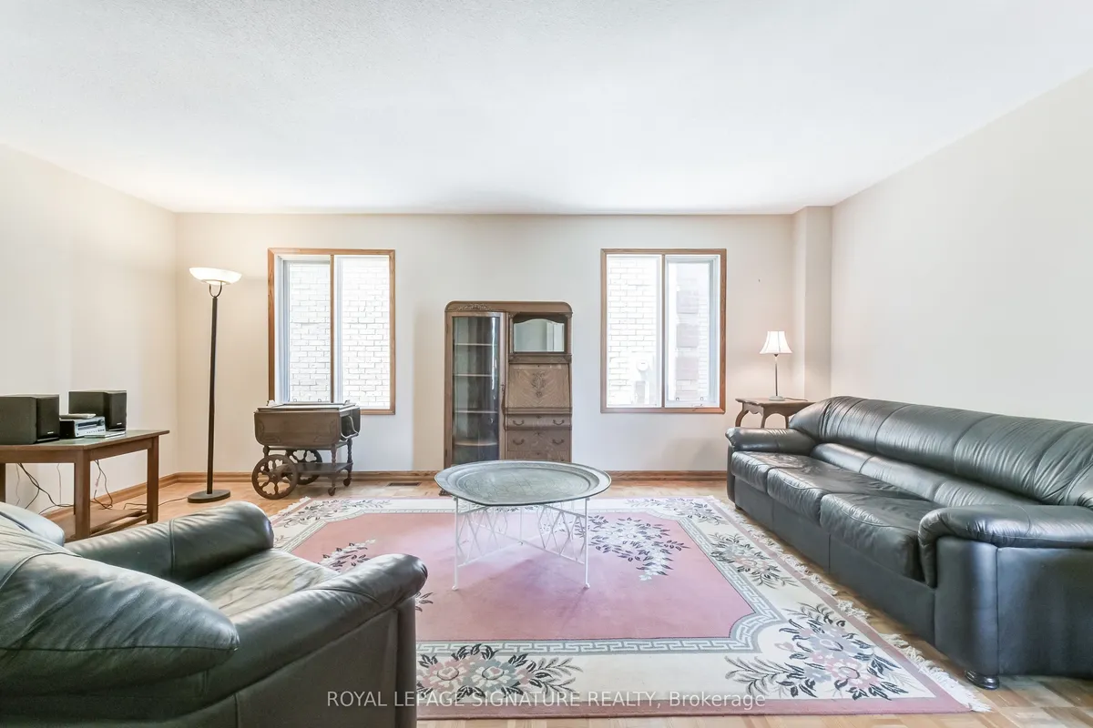 195 Howard Crescent, ON L9W 4W5