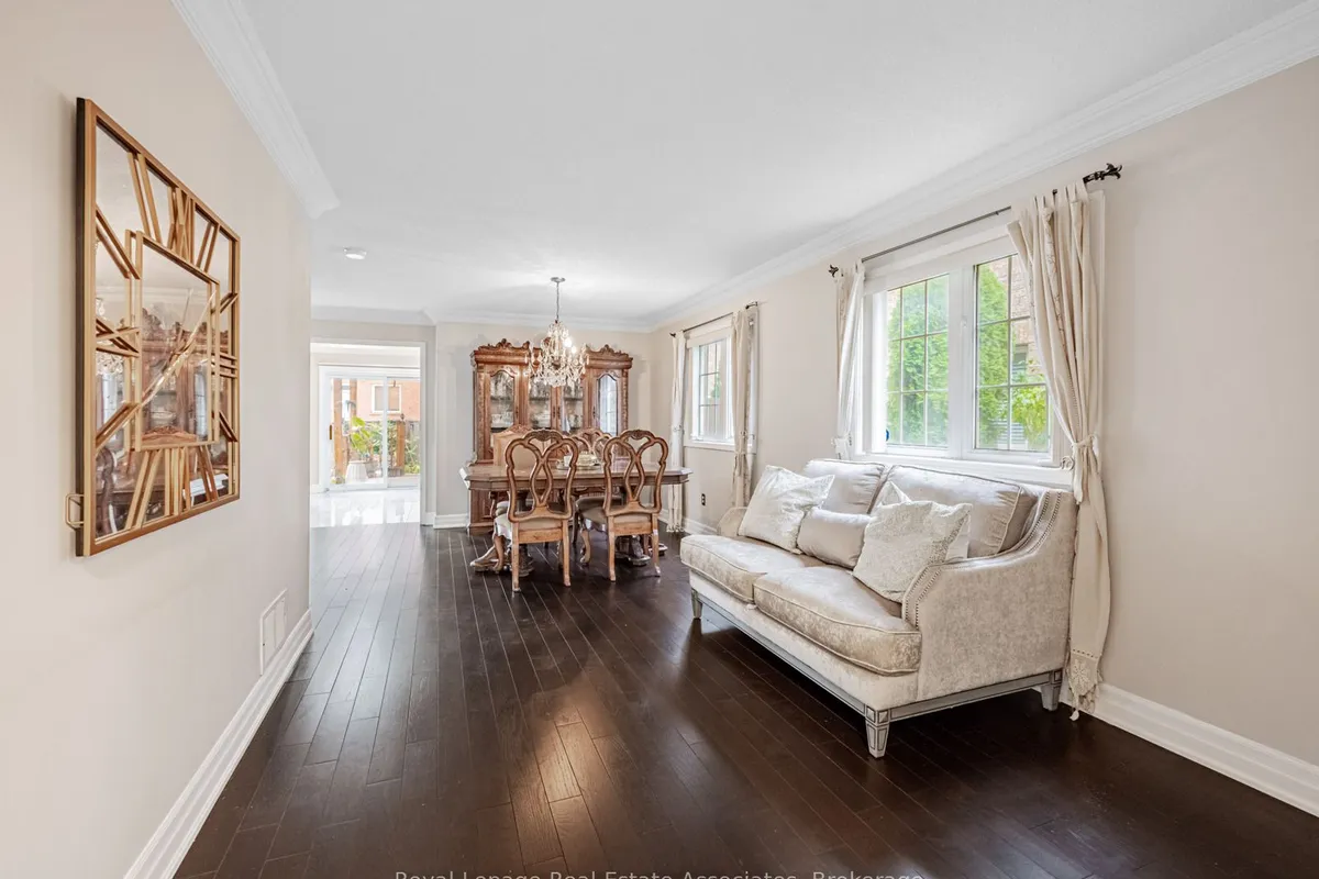 6214 Miriam Way, ON L5N 8J6