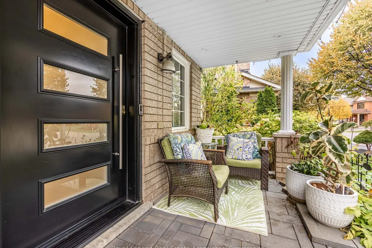 6214 Miriam Way, ON L5N 8J6