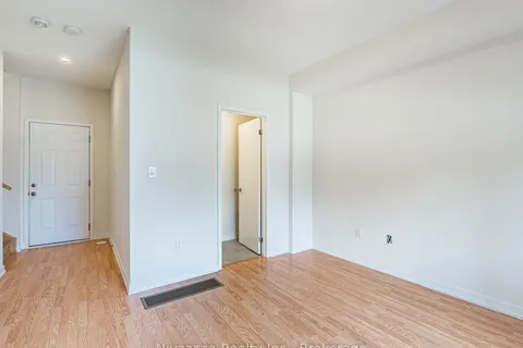 21 Lambert Lane, ON L7E 4M5