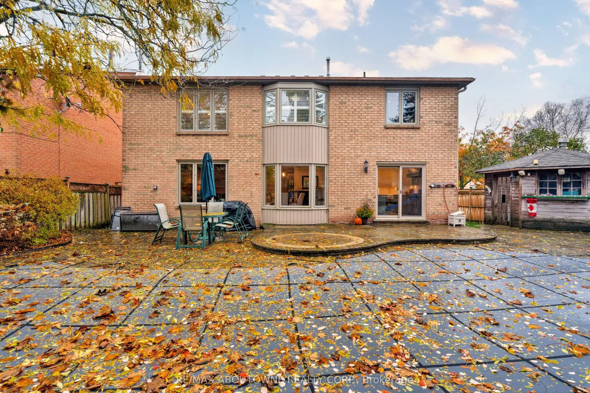 1586 Heritage Way, ON L6M 2Z5