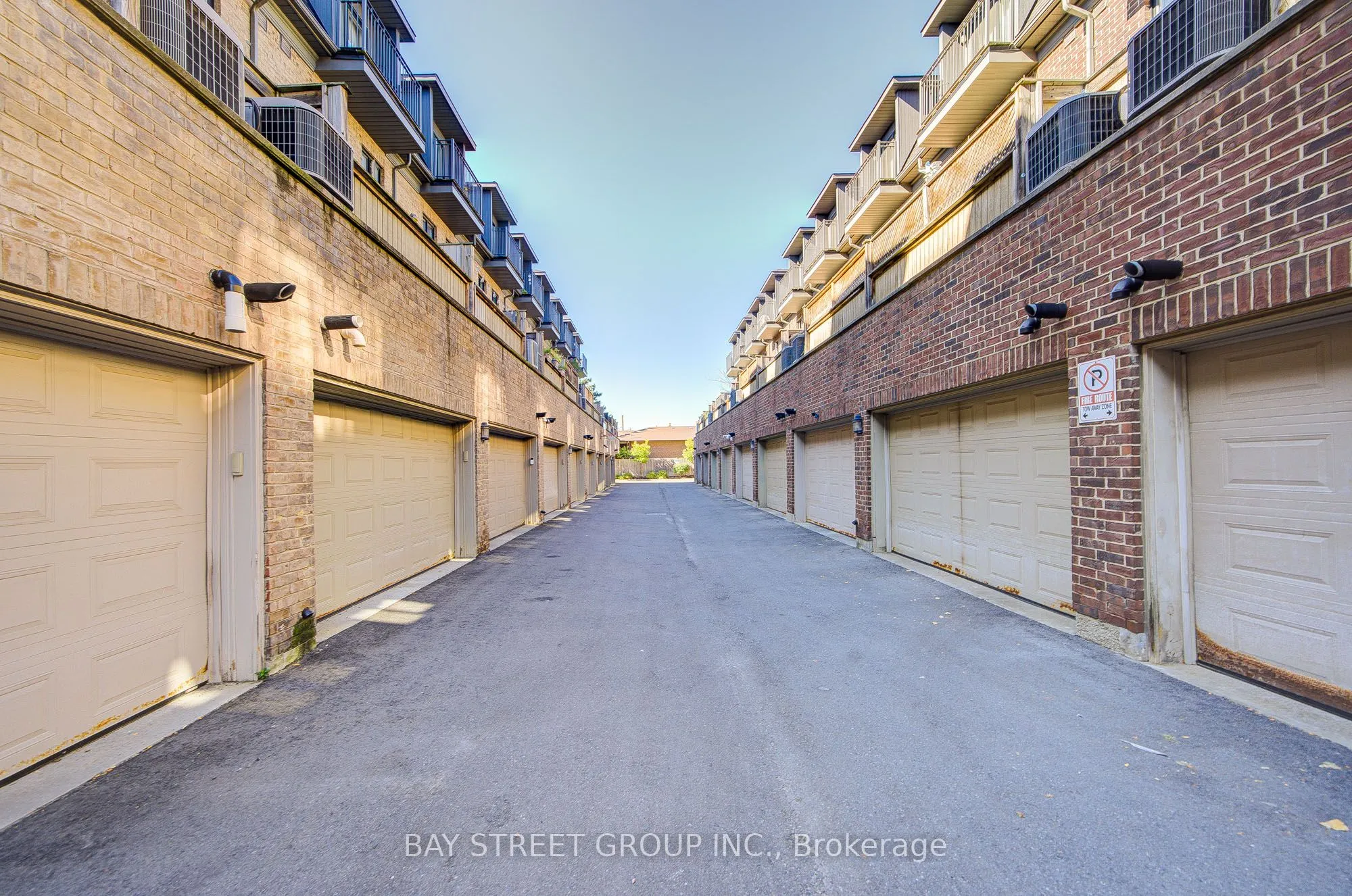 51 Lobo Mews, ON M8Z 0B2