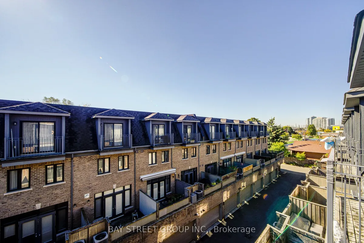 51 Lobo Mews, ON M8Z 0B2