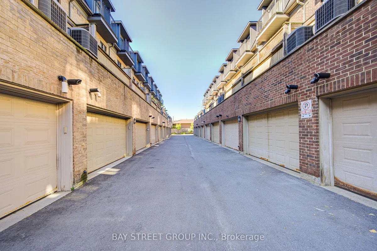 51 Lobo Mews, ON M8Z 0B2