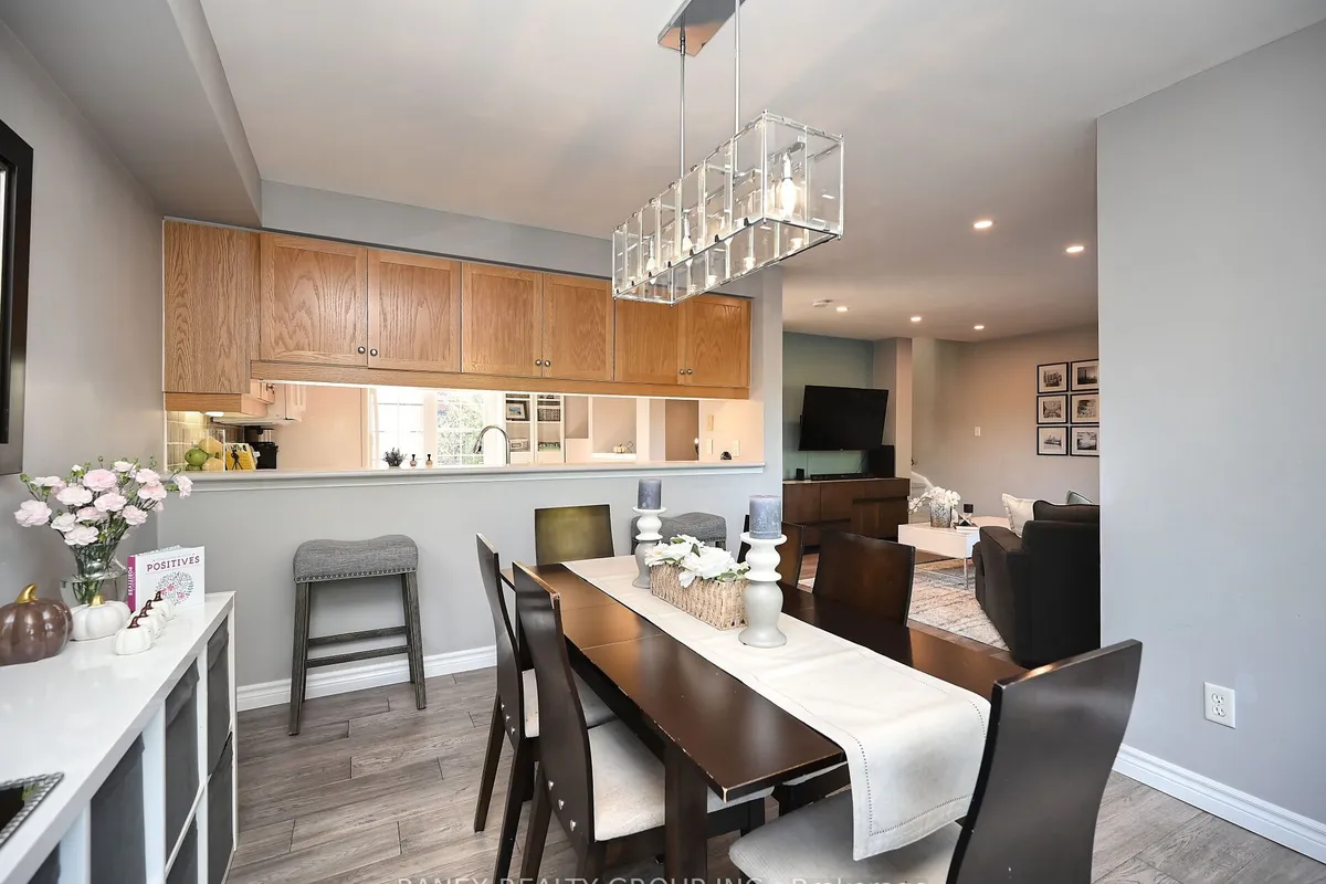 1572 Woodhenge Way, ON L5N 7S9