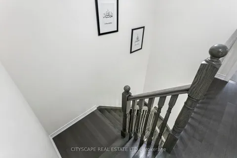 72 Finegan Circle, ON L7A 4Z8