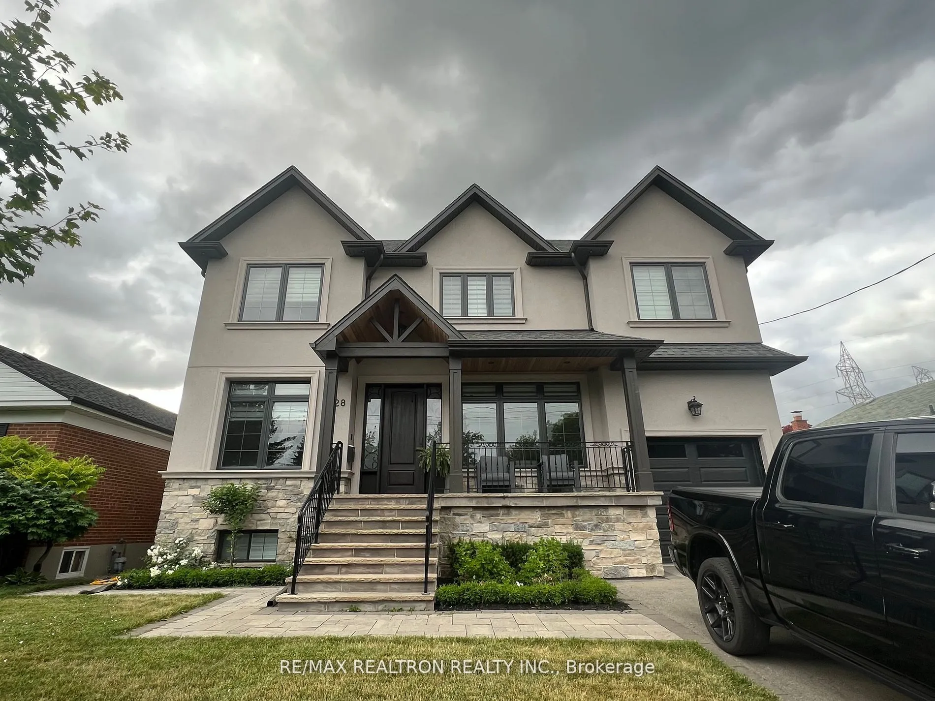 28 Burwood Road, ON M9B 2W5