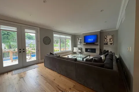 28 Burwood Road, ON M9B 2W5