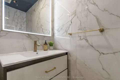 2284 Glastonbury Road, ON L7P 4C8