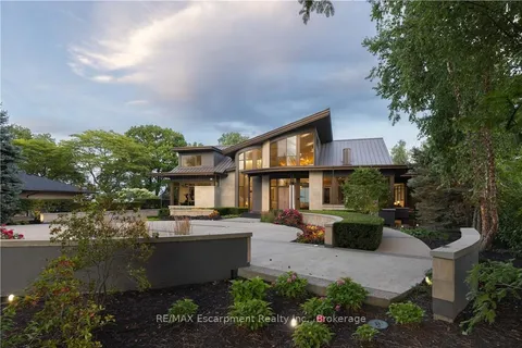 1540 WATERSEDGE Road, ON L5J 1A4