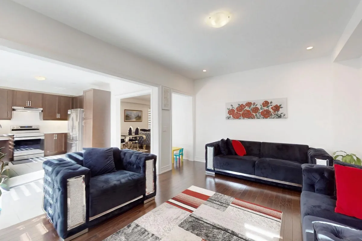 33 Tiger Crescent, ON L6R 0C8