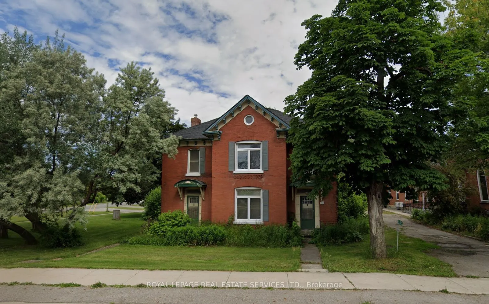 2527 Dundas Street, ON L6M 4J4