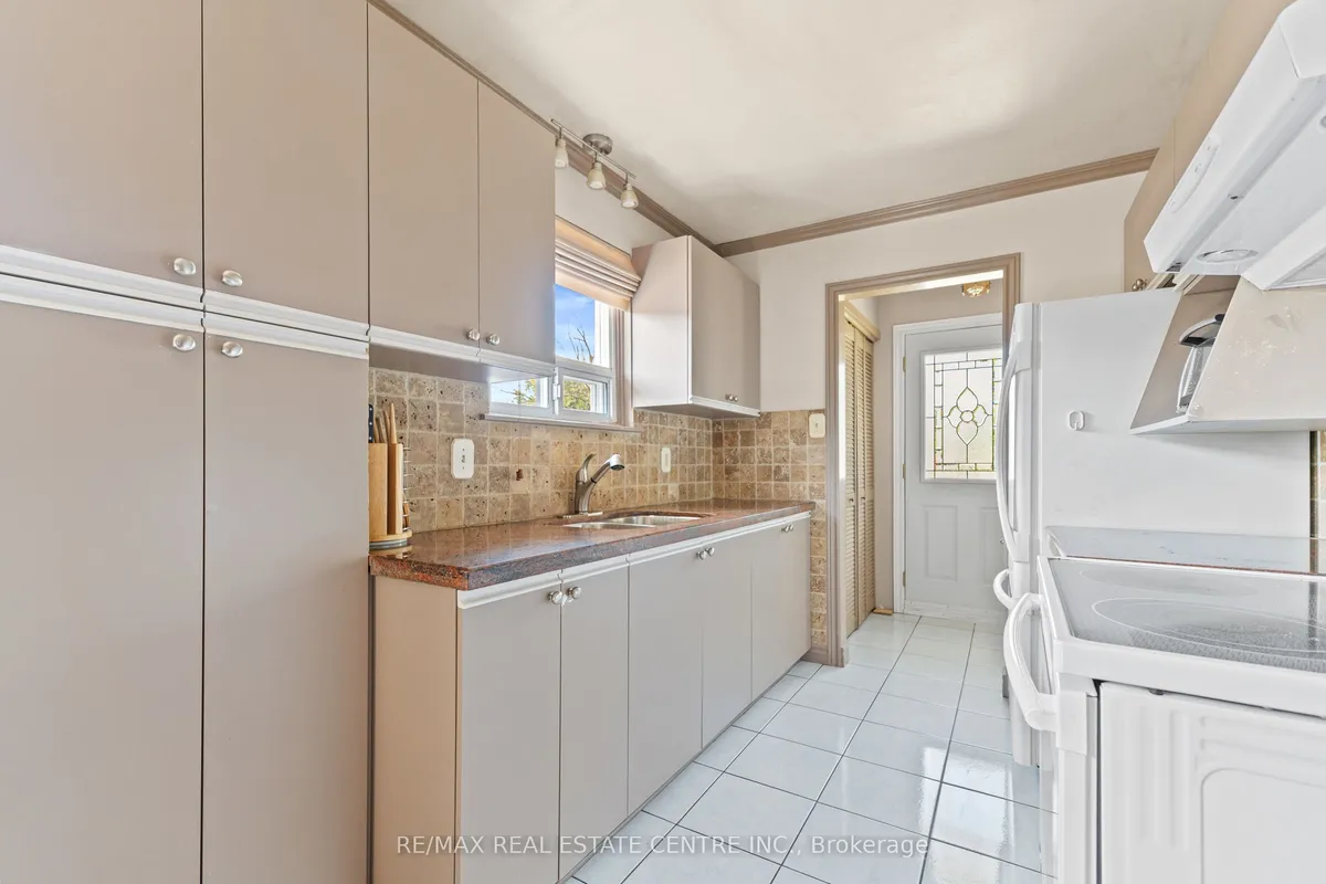 48 Marblehead Crescent, ON L6S 2V1