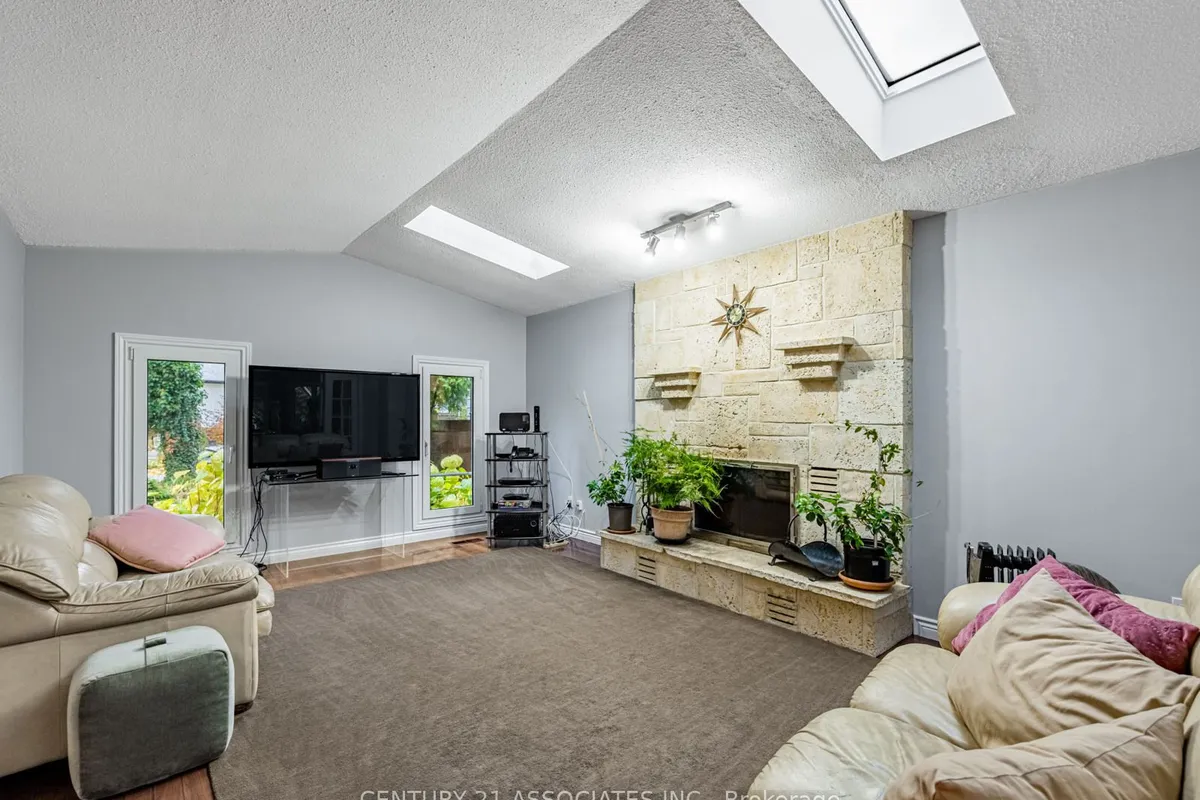 3465 Rubens Court, ON L7N 3K3