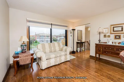 44 Flagstick Court, ON M3J 3B8