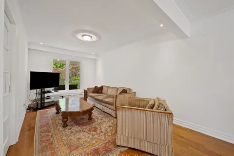 22 Ladyshot Crescent, ON M3J 1X2