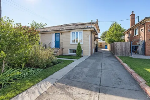 79 Watney Crescent, ON M3L 2E1