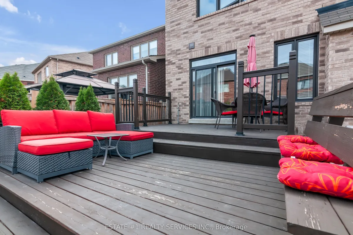 4 Bassett Crescent, ON L6X 5G2