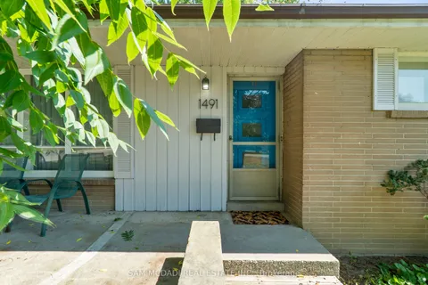 1491 Woodeden Drive, ON L5H 2V1