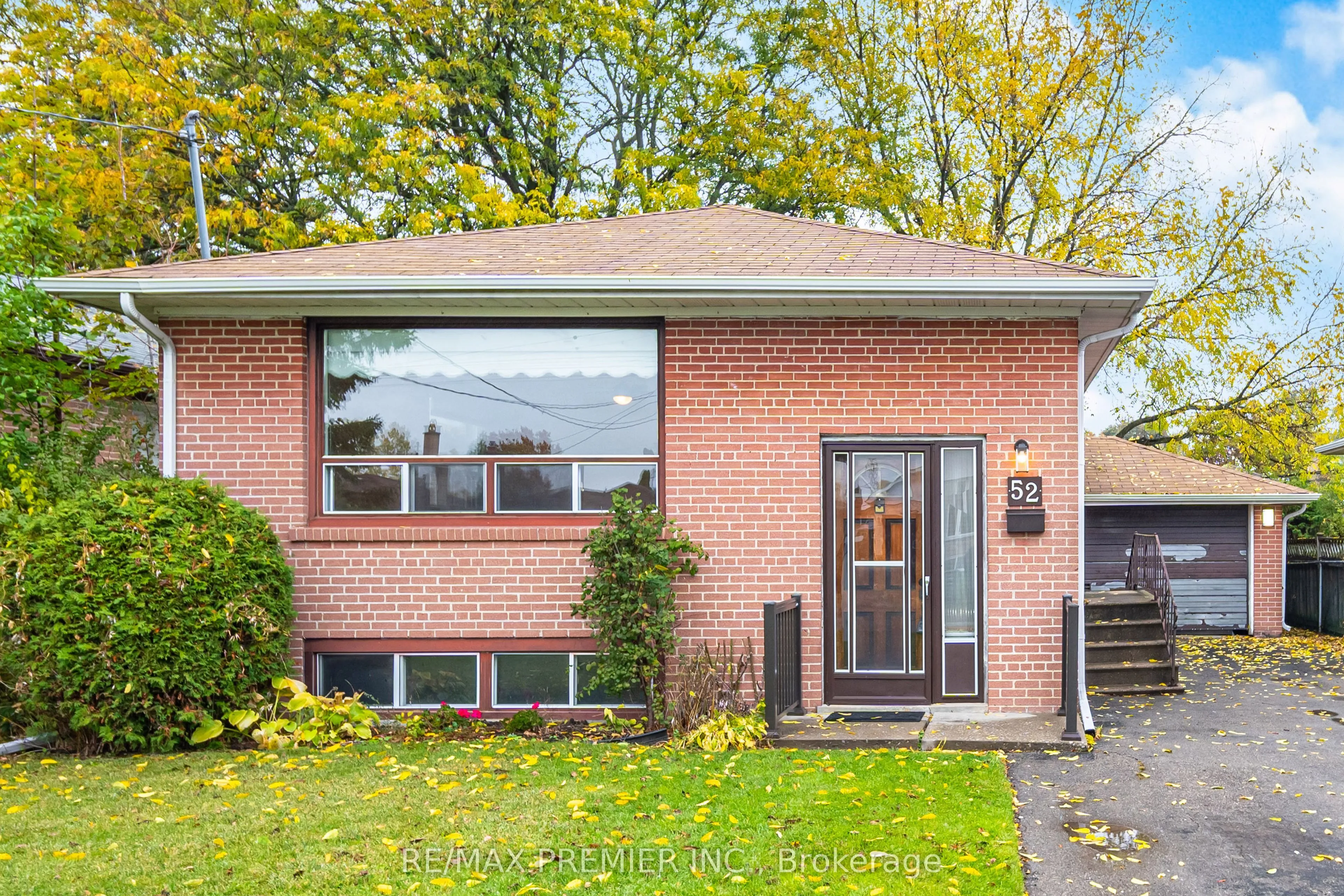 52 Alhart Drive, ON M9V 2N3