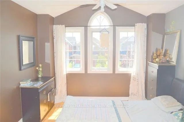 641 Macbeth Heights, ON L5W 1E5