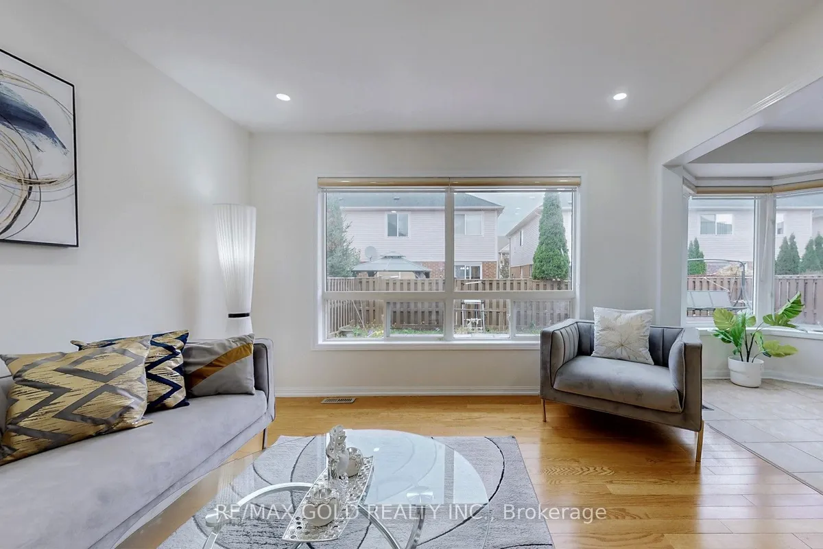 7 Chudleigh Avenue, ON L6X 0N1