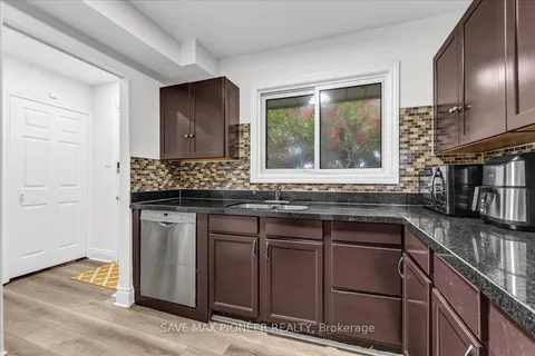 11 Great Oak Court, ON L6S 2J9