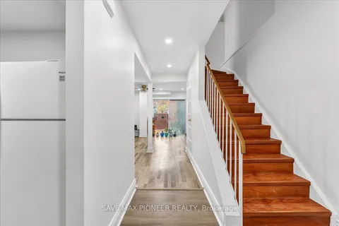 11 Great Oak Court, ON L6S 2J9