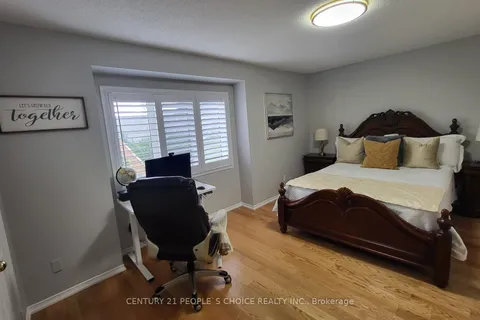 7598 Black Walnut Trail, ON L5N 8A7