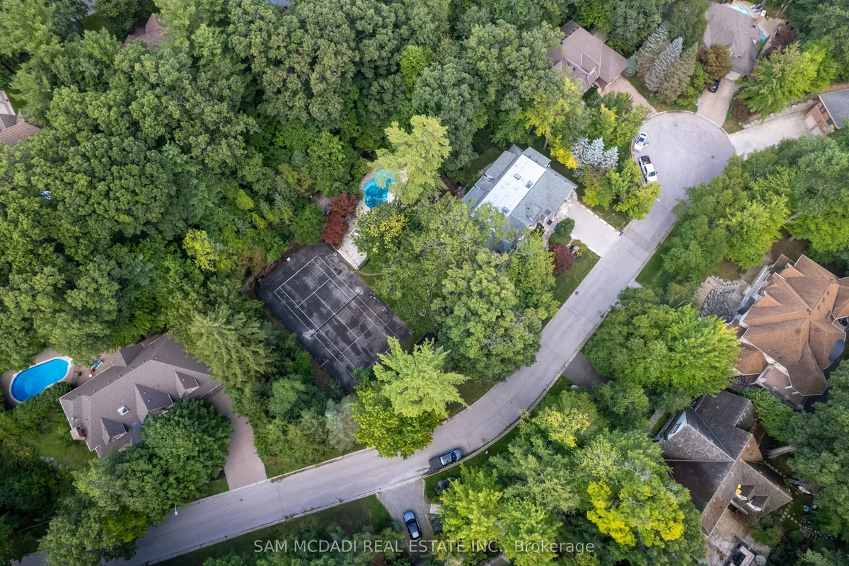 2035 Heartwood Court, ON L5C 4P7