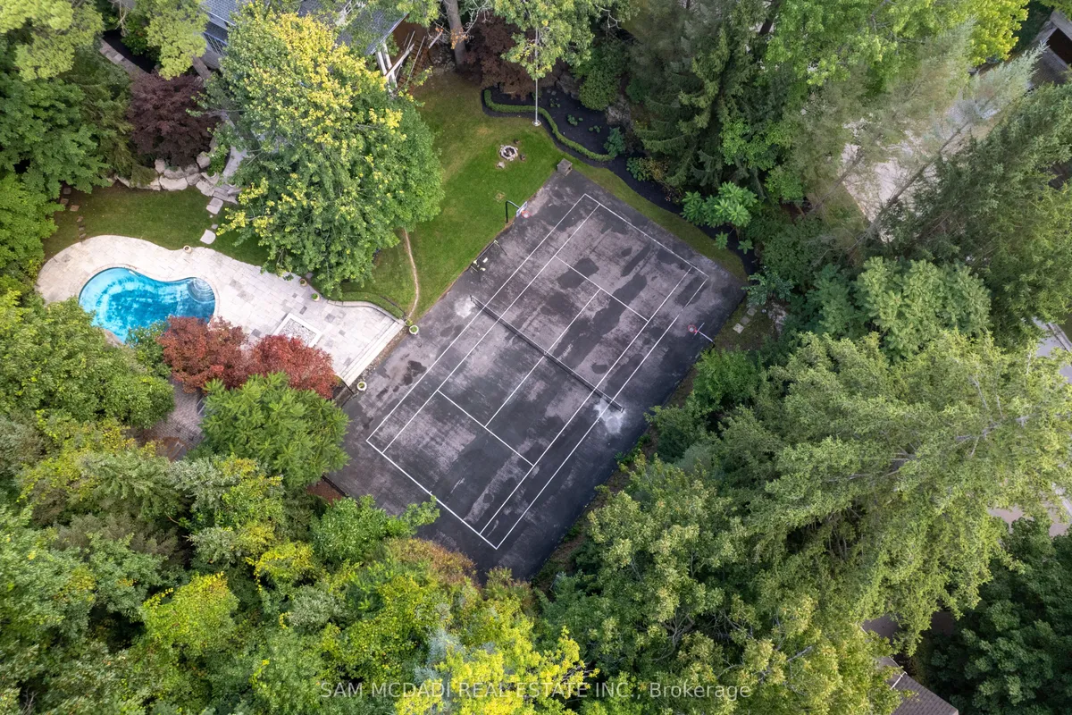 2035 Heartwood Court, ON L5C 4P7