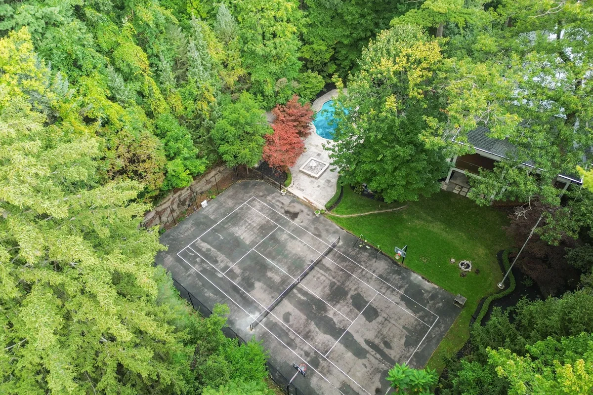 2035 Heartwood Court, ON L5C 4P7