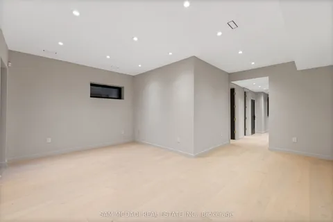 1090 Ella Avenue, ON L5E 1H5