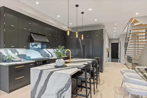 1090 Ella Avenue, ON L5E 1H5