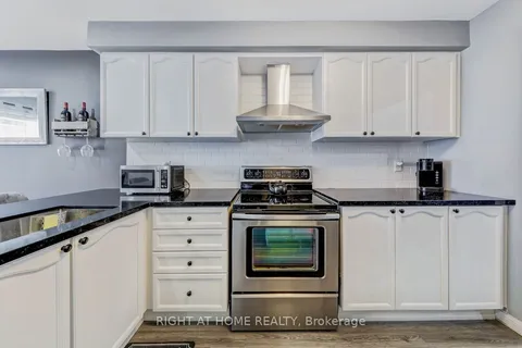 23 Seed House Lane, ON L7G 6K3