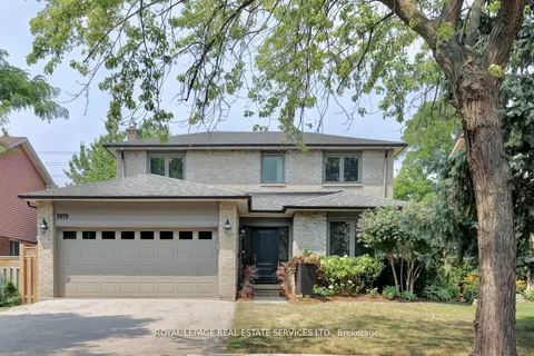 1019 Mesa Crescent, ON L5H 3T6