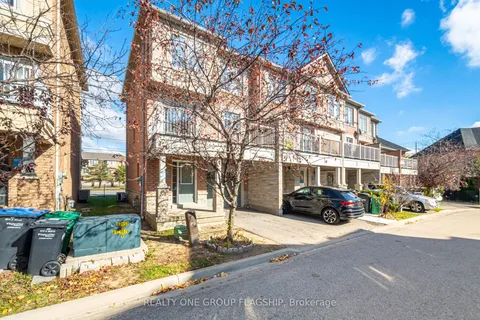1082 Felicity Crescent, ON L5V 0B2