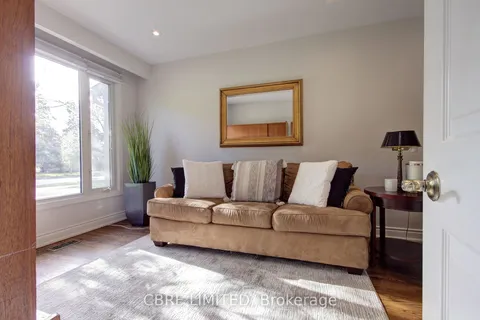 1385 Birchwood Drive, ON L5J 1T3