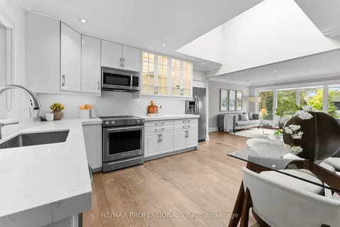 1 Tewsley Place, ON M9P 1N6