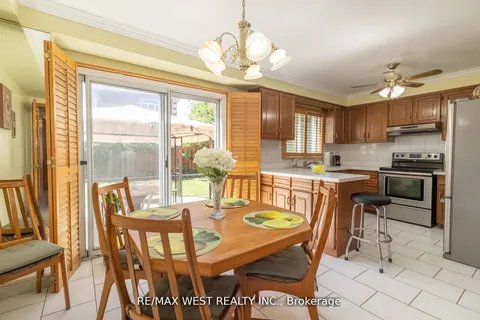 52 Amantine Crescent, ON L6W 4A1