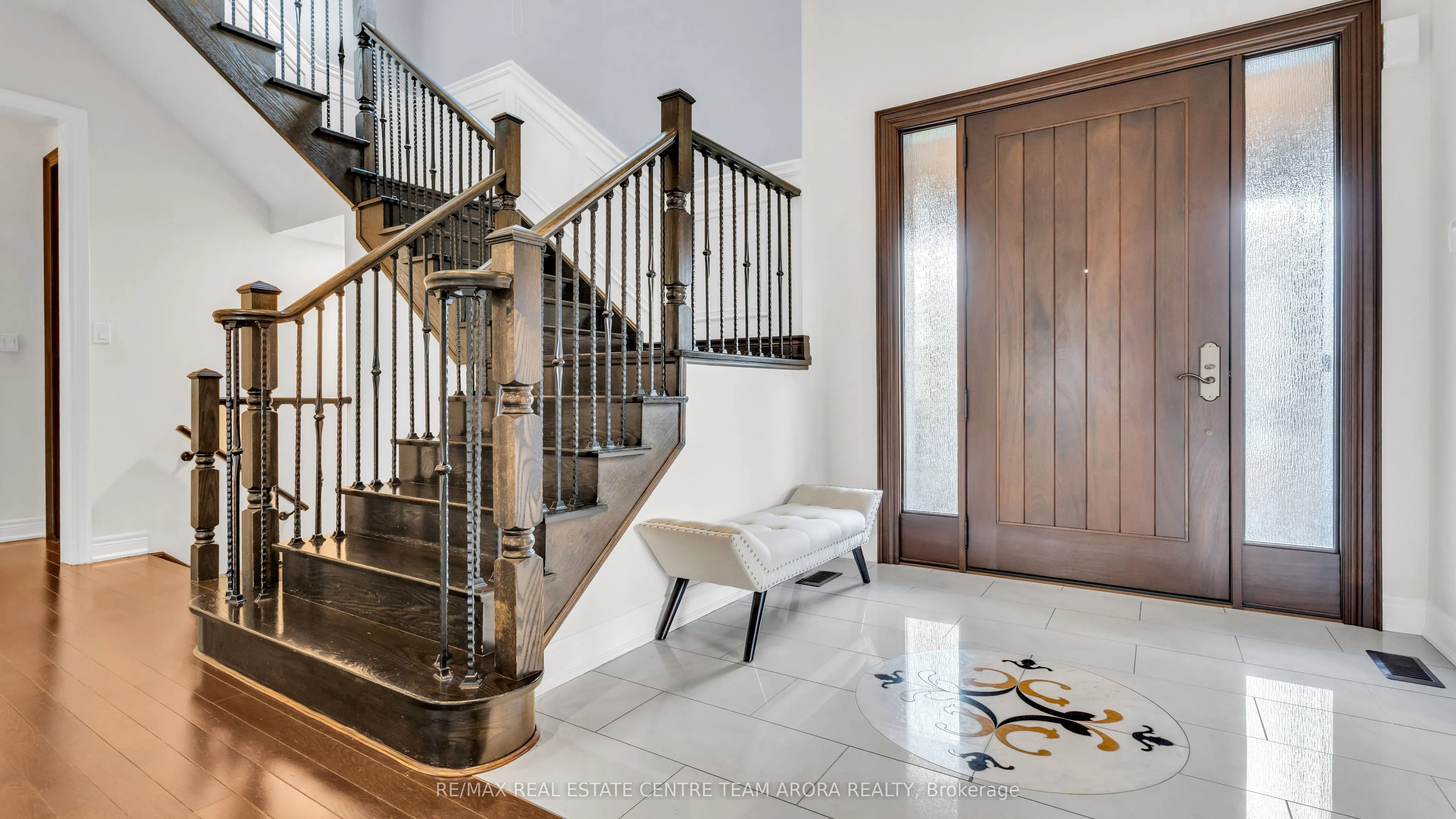 2 Berkwood Hollow, ON L6Y 0G8