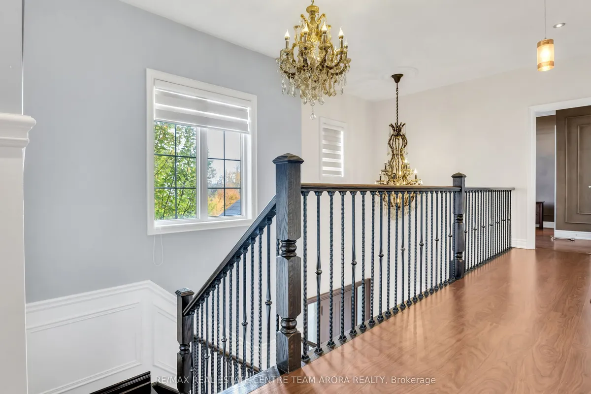 2 Berkwood Hollow, ON L6Y 0G8