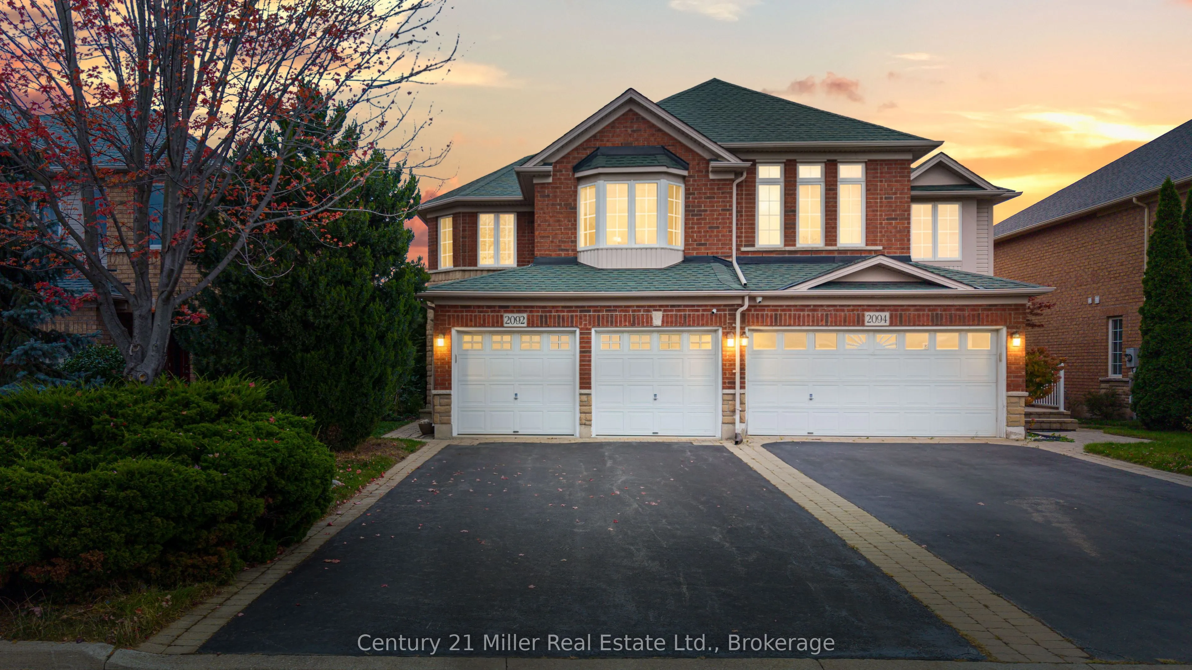 2092 Redstone Crescent, ON L6M 5B1