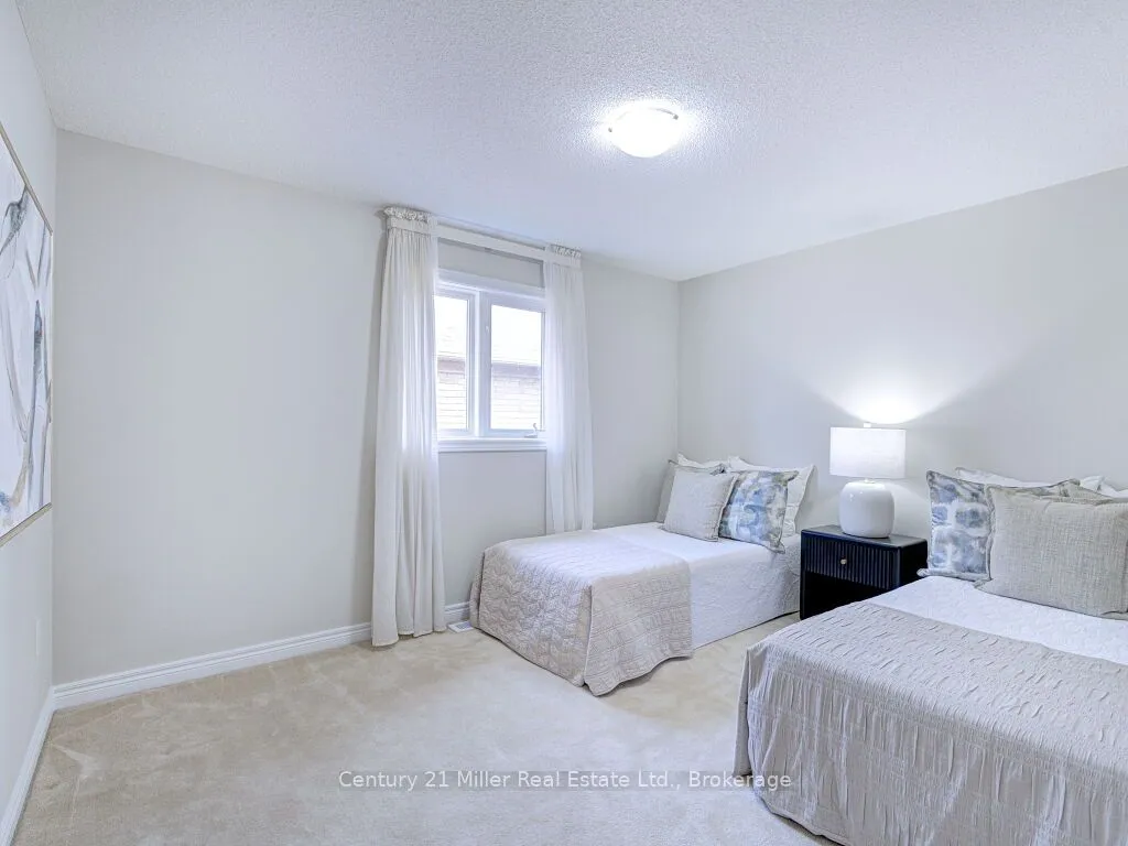 2092 Redstone Crescent, ON L6M 5B1