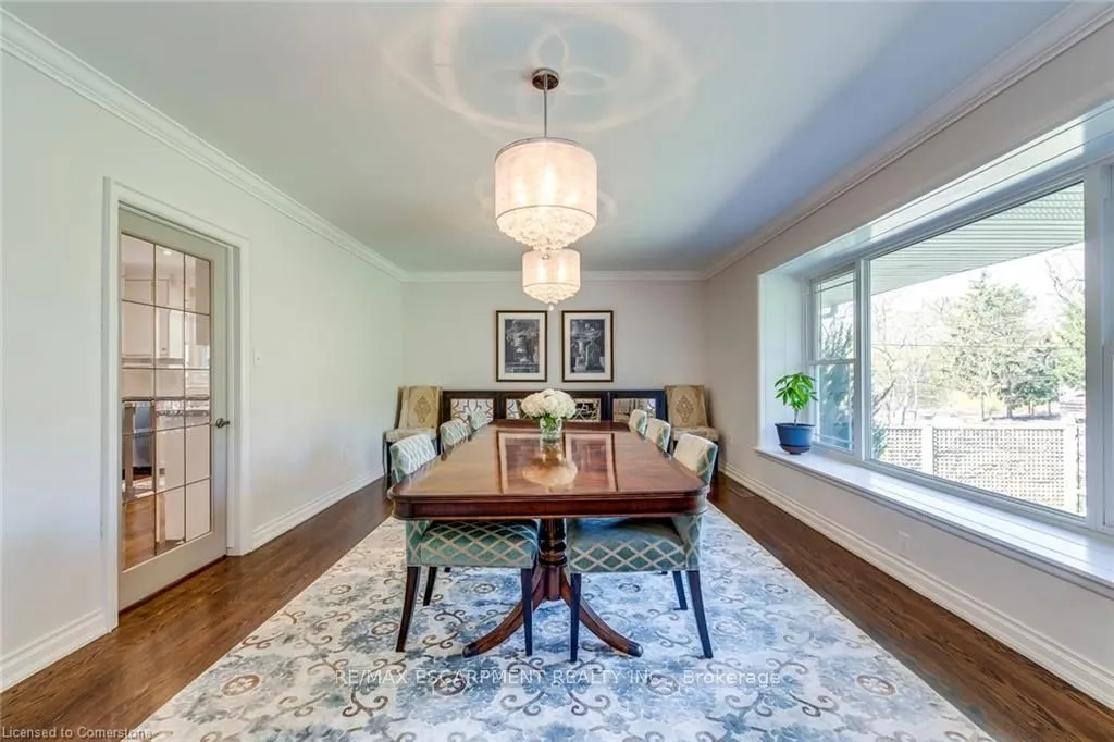 4306 Lakeshore Road, ON L7L 1A8