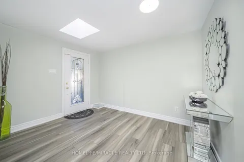 3777 Woodruff Crescent, ON L4T 1T8