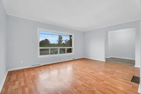 3032 Keele Street, ON M3M 2H4