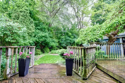 322 Pine Avenue, ON L6J 2J9