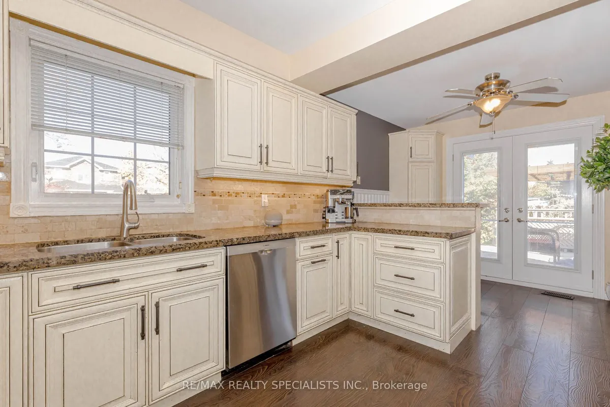 3363 Columbine Crescent, ON L5N 6A8